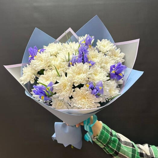 Букет с ирисами