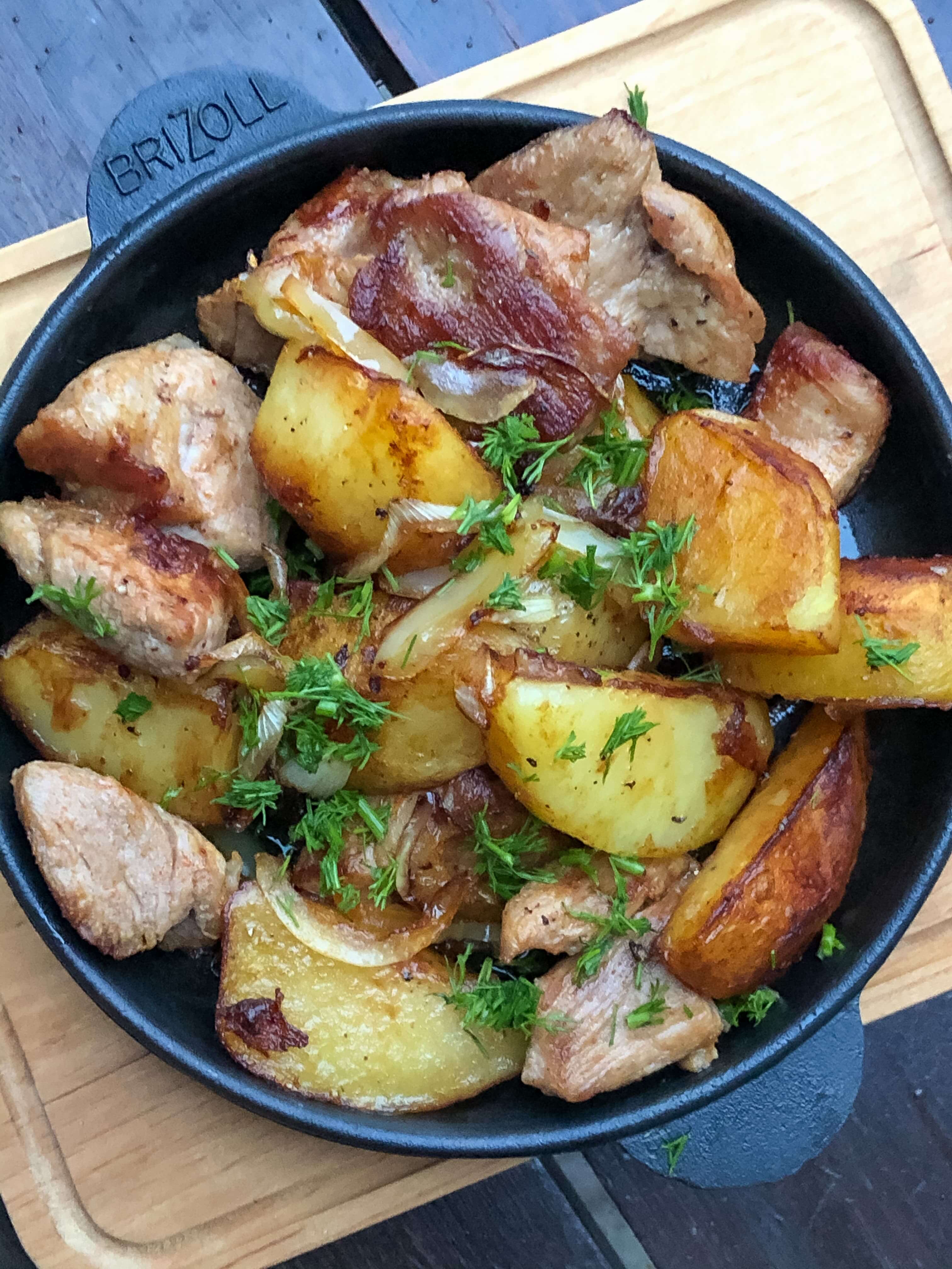 Сковородка со свининой и картошечкой
