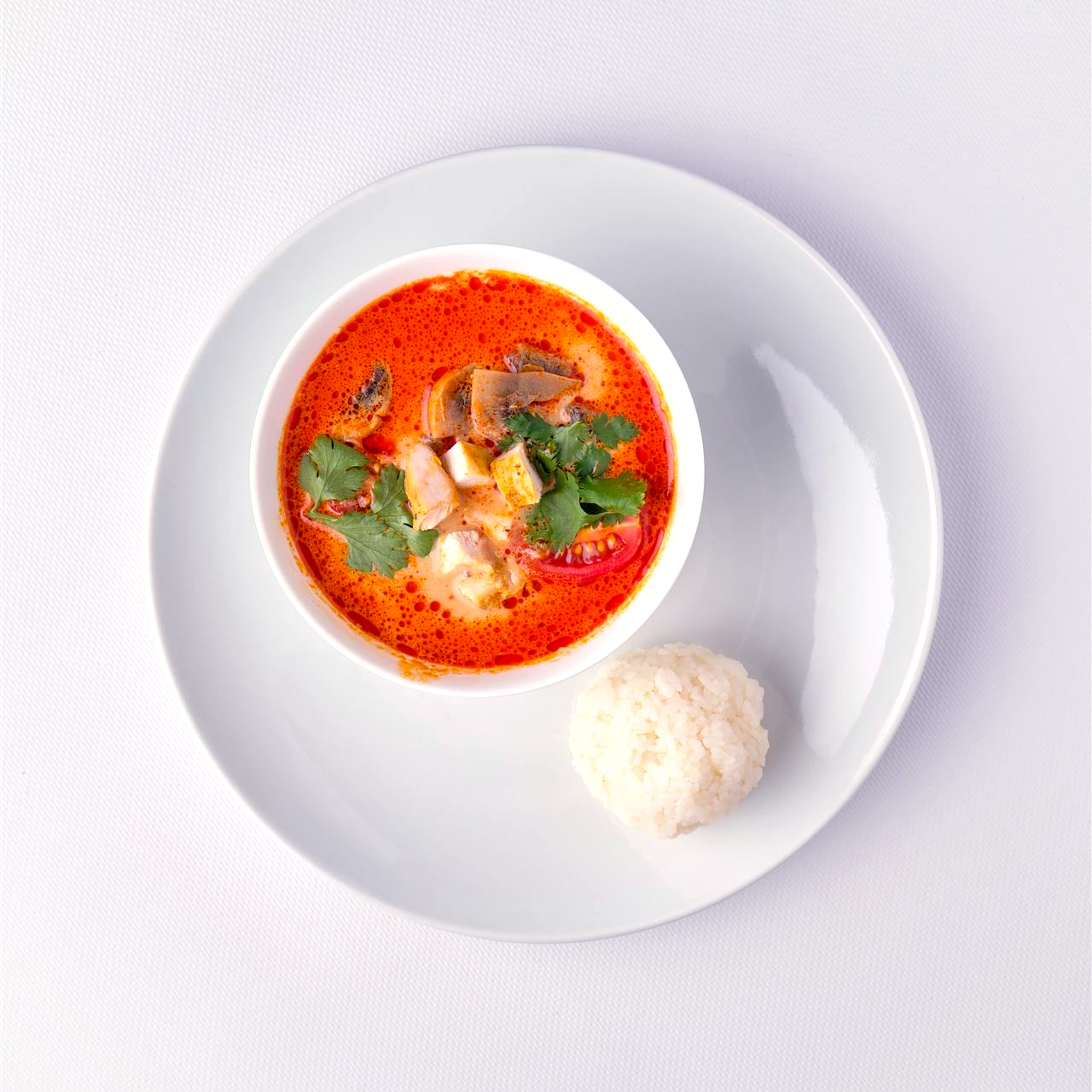 Том Кха с курицей