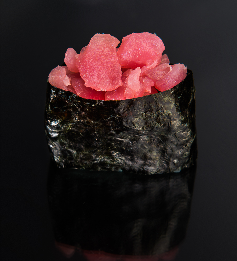 Острые суши с гребешком