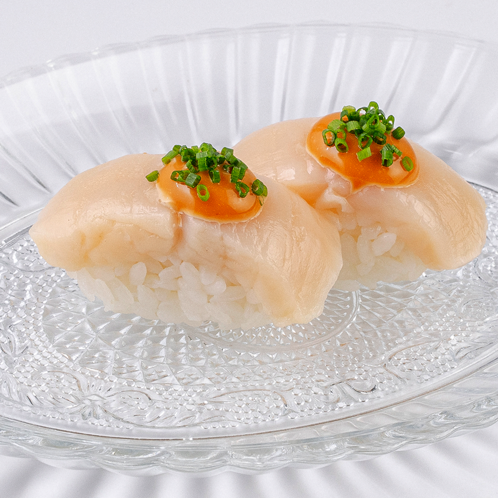 Суши с гребешком и трюфельно-карамельным соусом