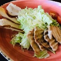 Салат Цезарь с куриной грудкой