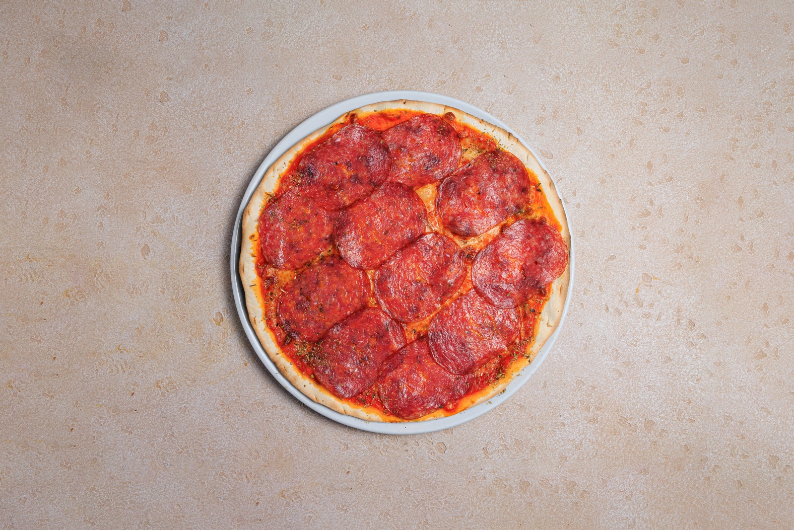 Пицца с салями