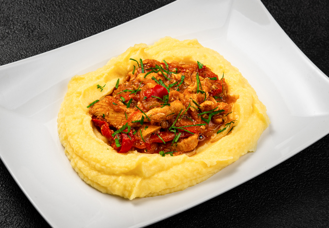 Фрикасе из курицы с картофельным пюре