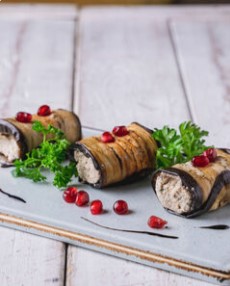 Фаршированные грецкими орехами баклажаны