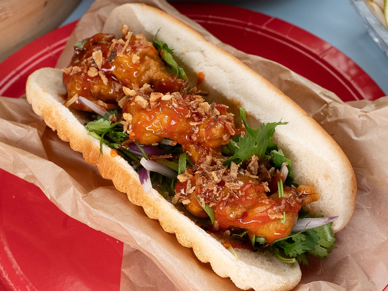 Хот дог с курицей острый