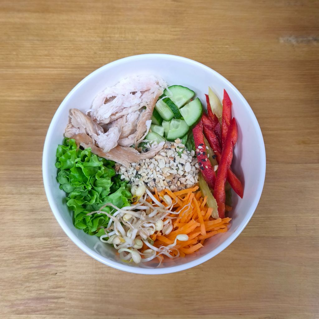 Салат По-вьетнамски с курицей