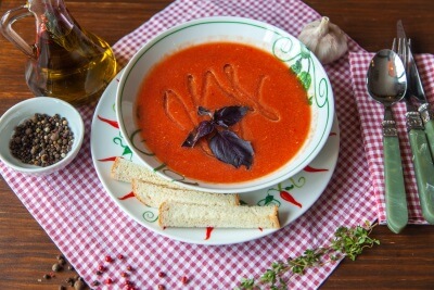 Гаспачо с гренками (холодный томат. суп)