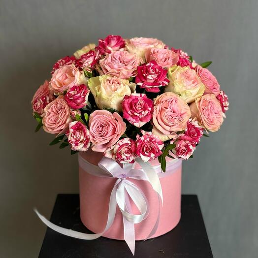 Шляпная коробка с кустовой розой