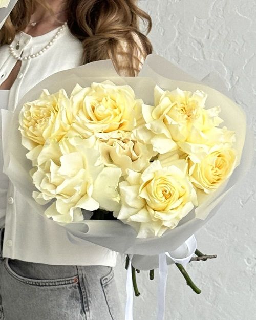 Букет из 7 белых французских роз