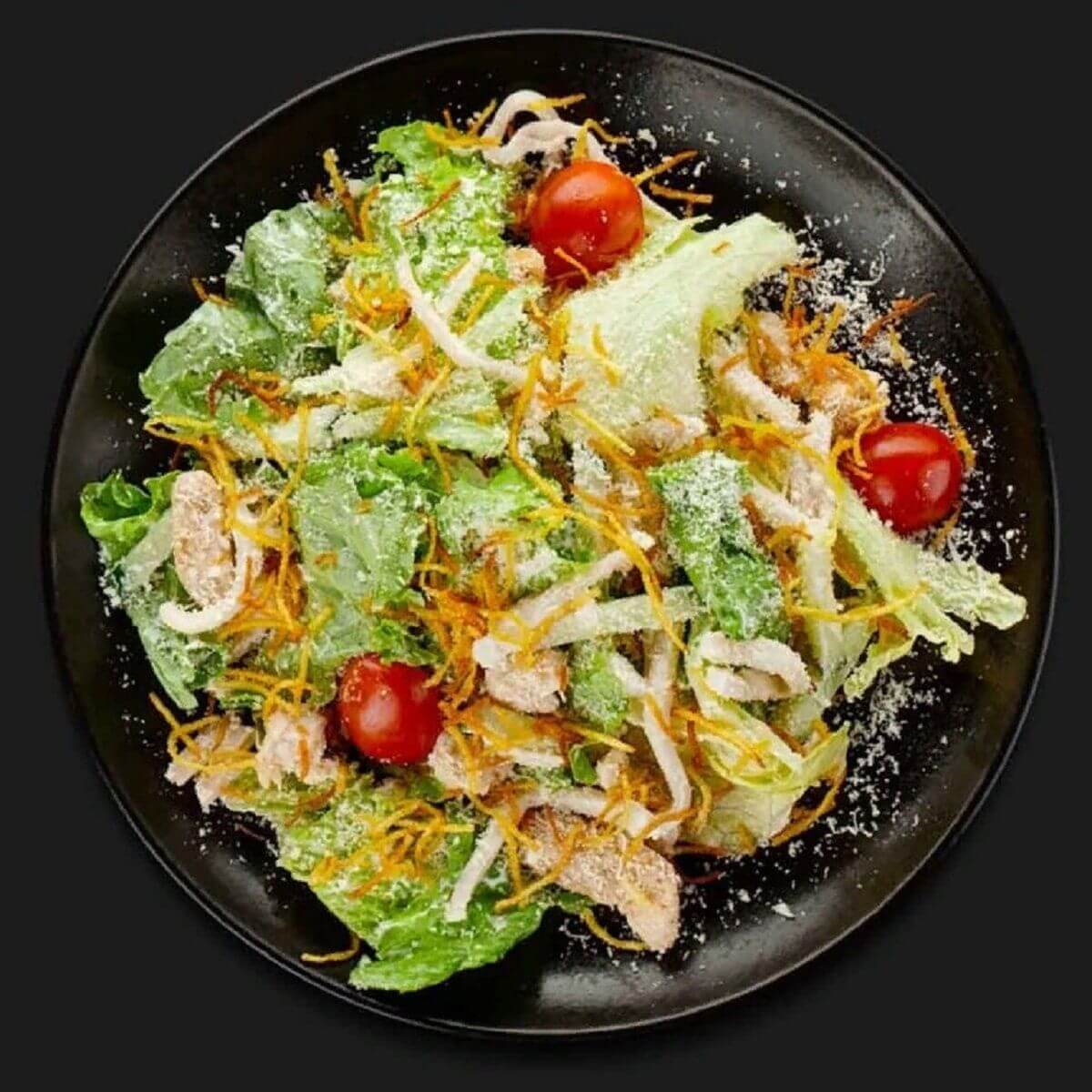 Салат Цезарь с курицей