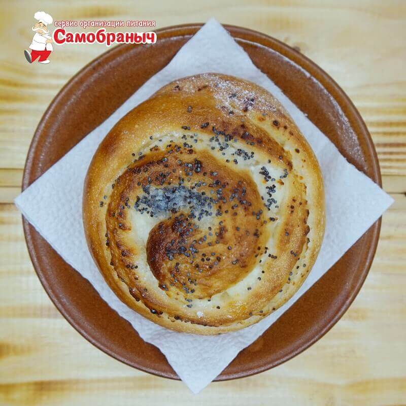 Булочка-витушка с маком и творогом 1шт.