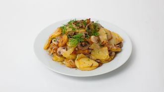 Картофель жареный с грибами