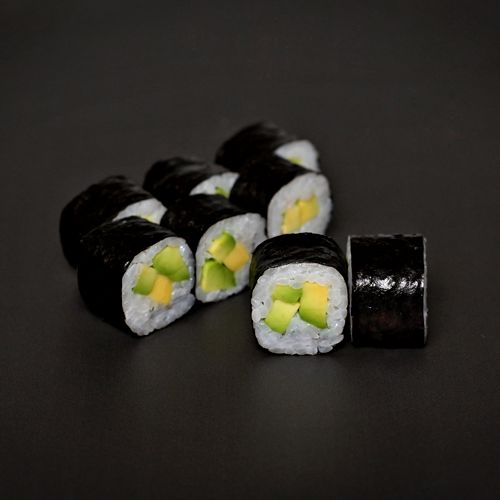 Маки с авокадо
