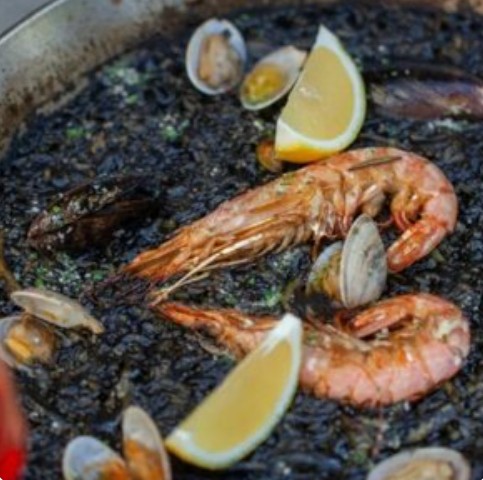 Паэлья чёрная с морепродуктами