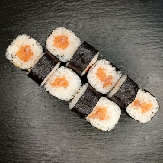 Ролл классический с лососем