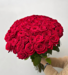 Красивый букет из красных роз 75 шт 50 см, букет красных роз, букет живых цветов, Россия