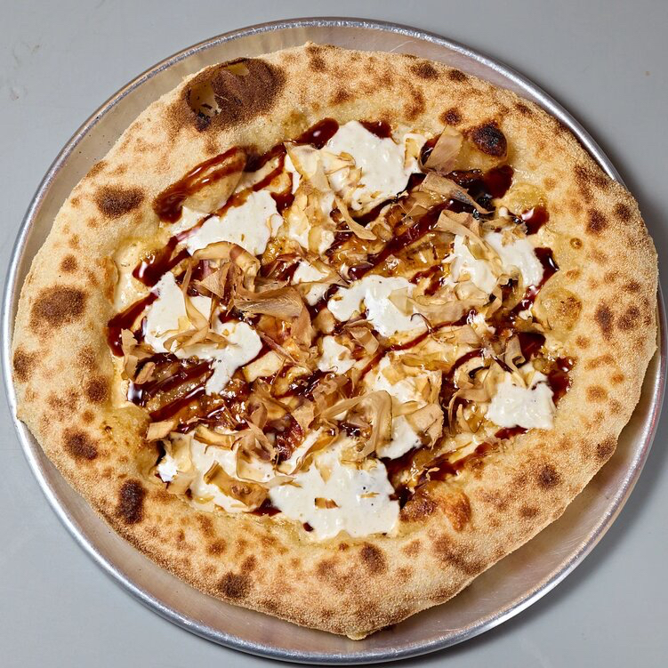 Пицца с угрем 