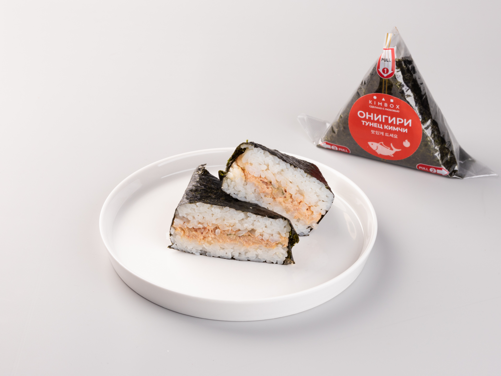 Онигири тунец кимчи