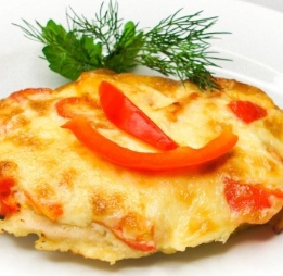 Грудка куриная запеченная с помидором