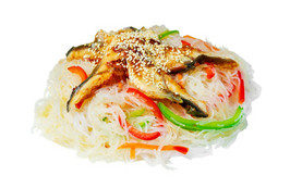 Лапша рисовая тонкая с овощами