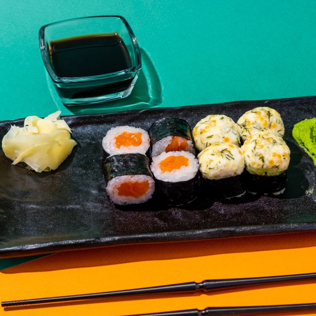 Запеченные маки с лососем