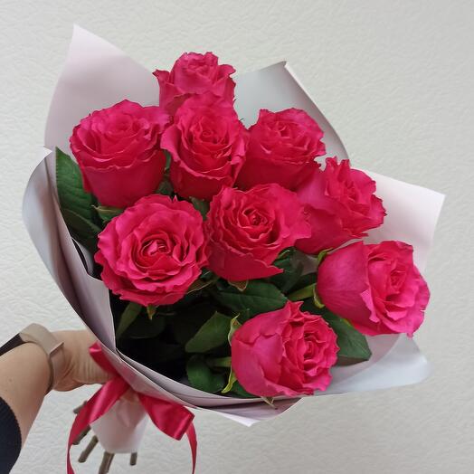 9 малиновых роз