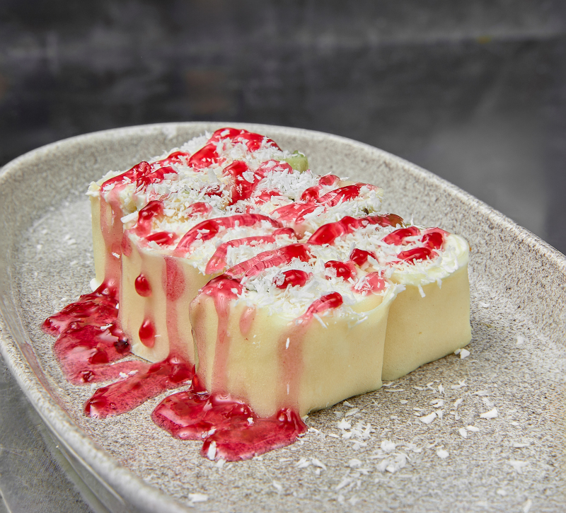 Сладкий ролл с бананом, кокосом и киви + крем-фреш Сыр творожный