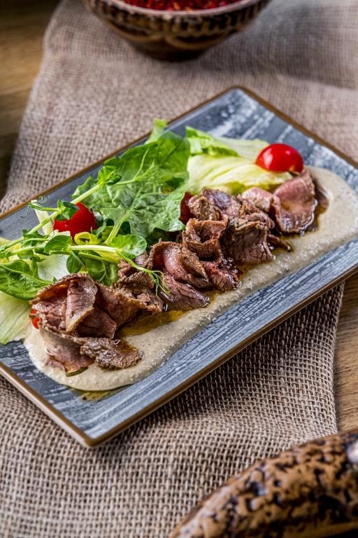 Д Ростбиф с ореховым соусом