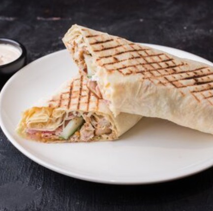 Шаурма со сметанным соусом куриная