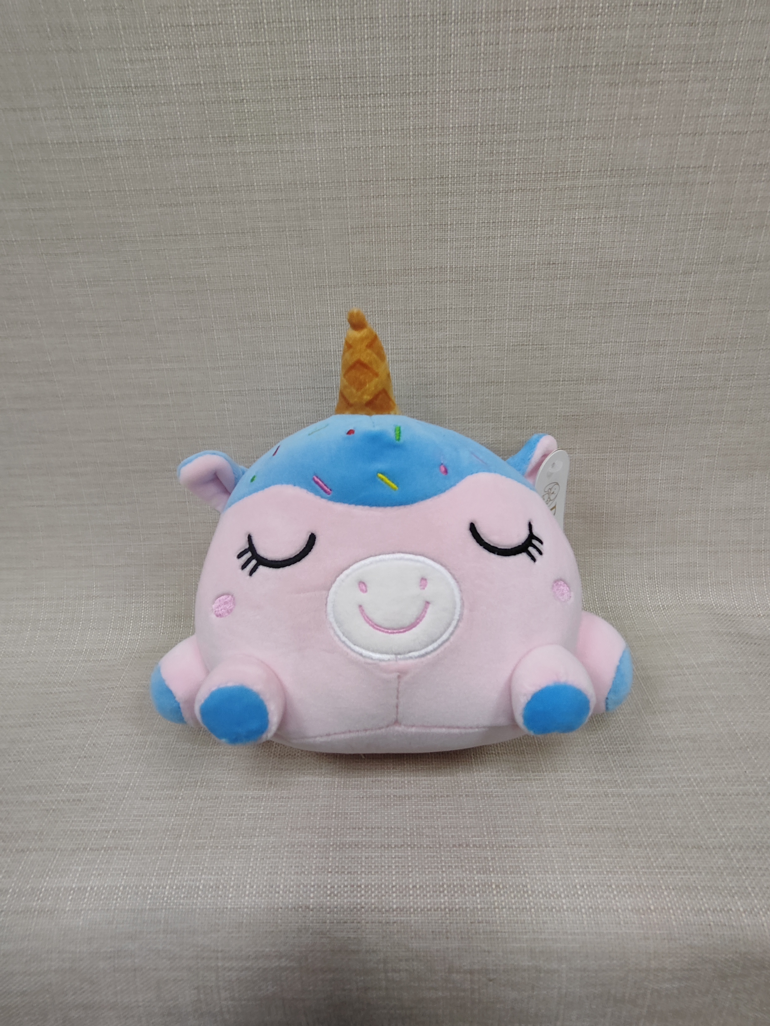 Единорог розовый круглый 