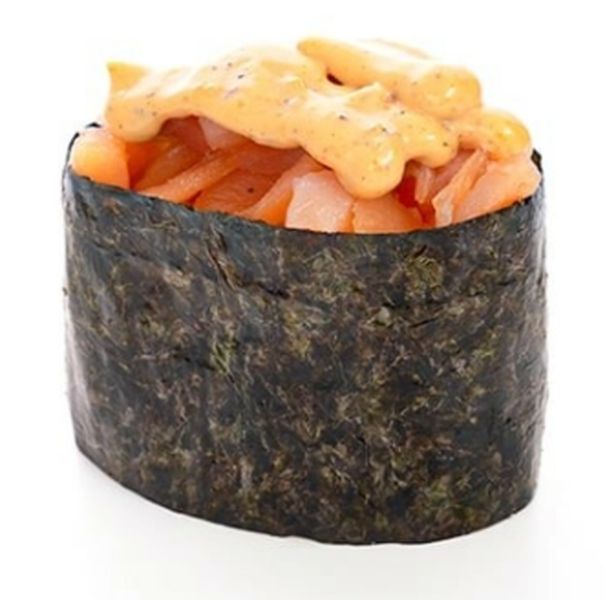 Гункан с лососем