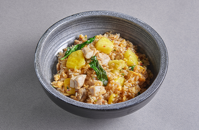ТАЙСКИЙ РИС С КУРИЦЕЙ И АНАНАСОМ