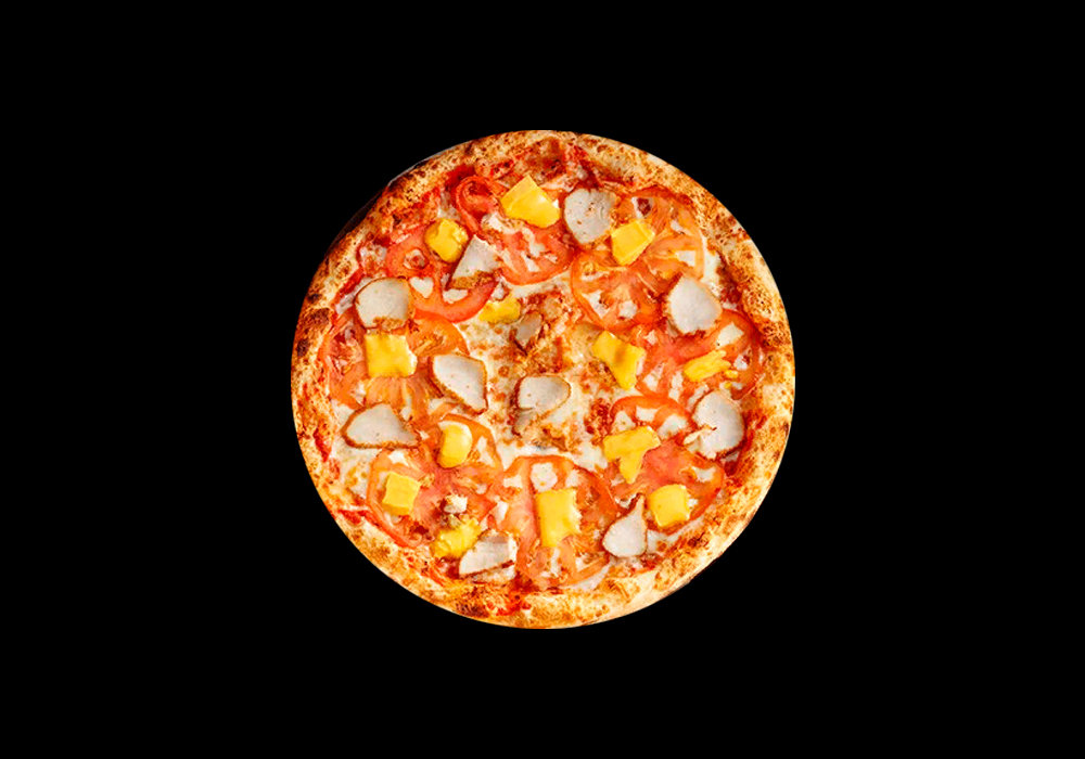 Пицца с цыпленком, томатами и сыром чеддер