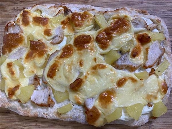 Пицца Гавайская с курочкой и ананасом 20*30 см