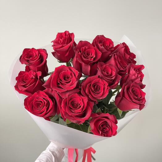 15 красных роз Эксплорер