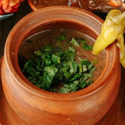 Лобио с гурийской капустой и мчади