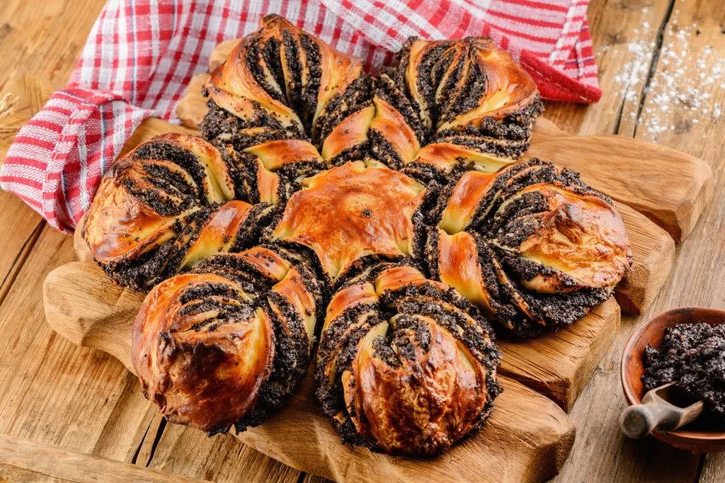 Пирог Звезда с маком и грец. орехами 1 кг