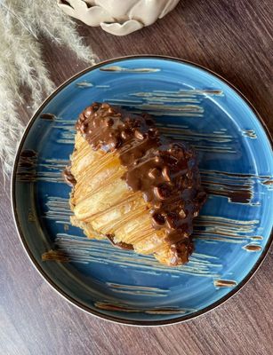 Круассан шоколадный