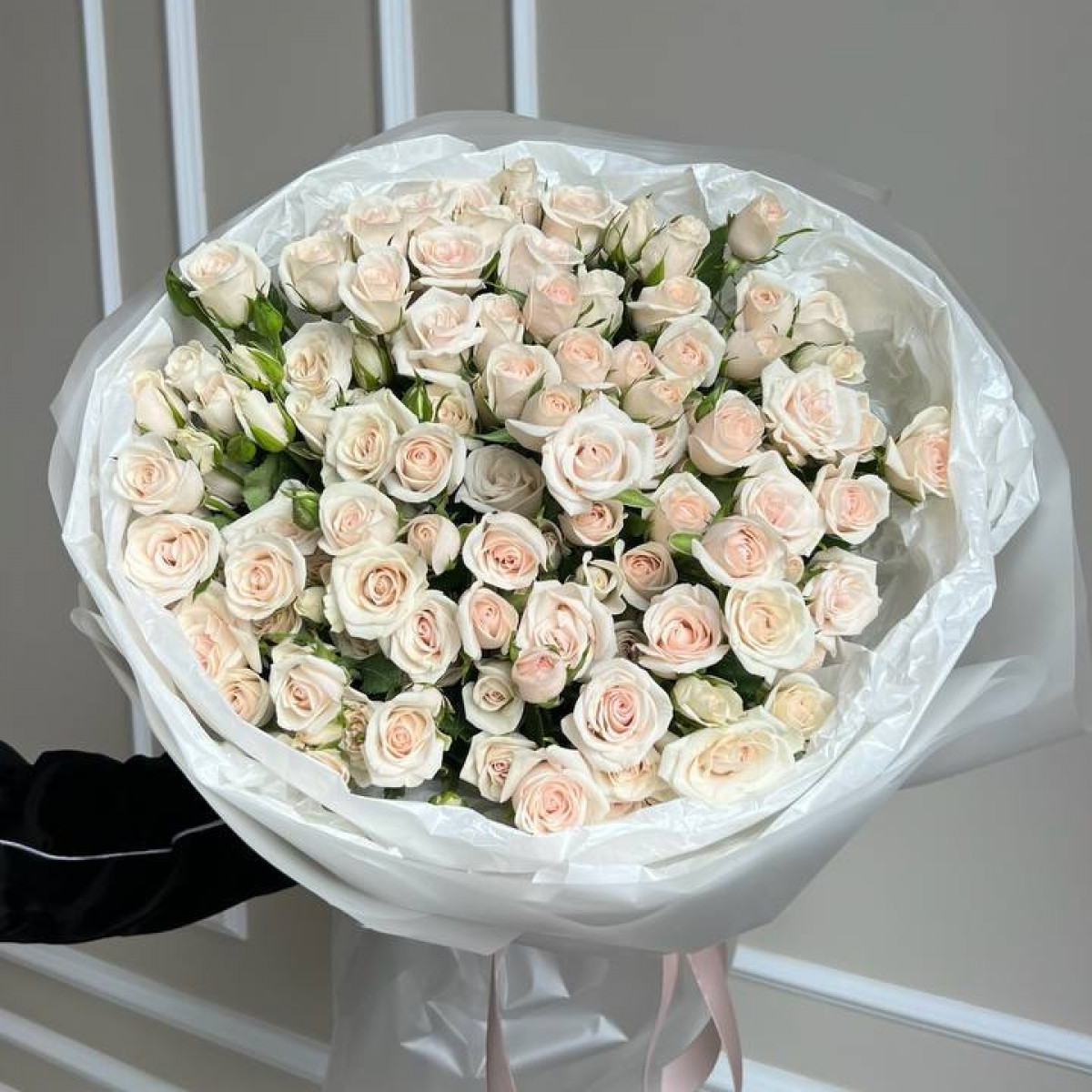 Букет из кустовых роз Артикул: 2689