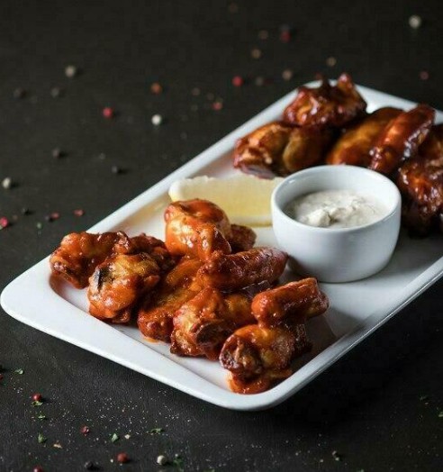 Ассорти крыльев BBQ и острые