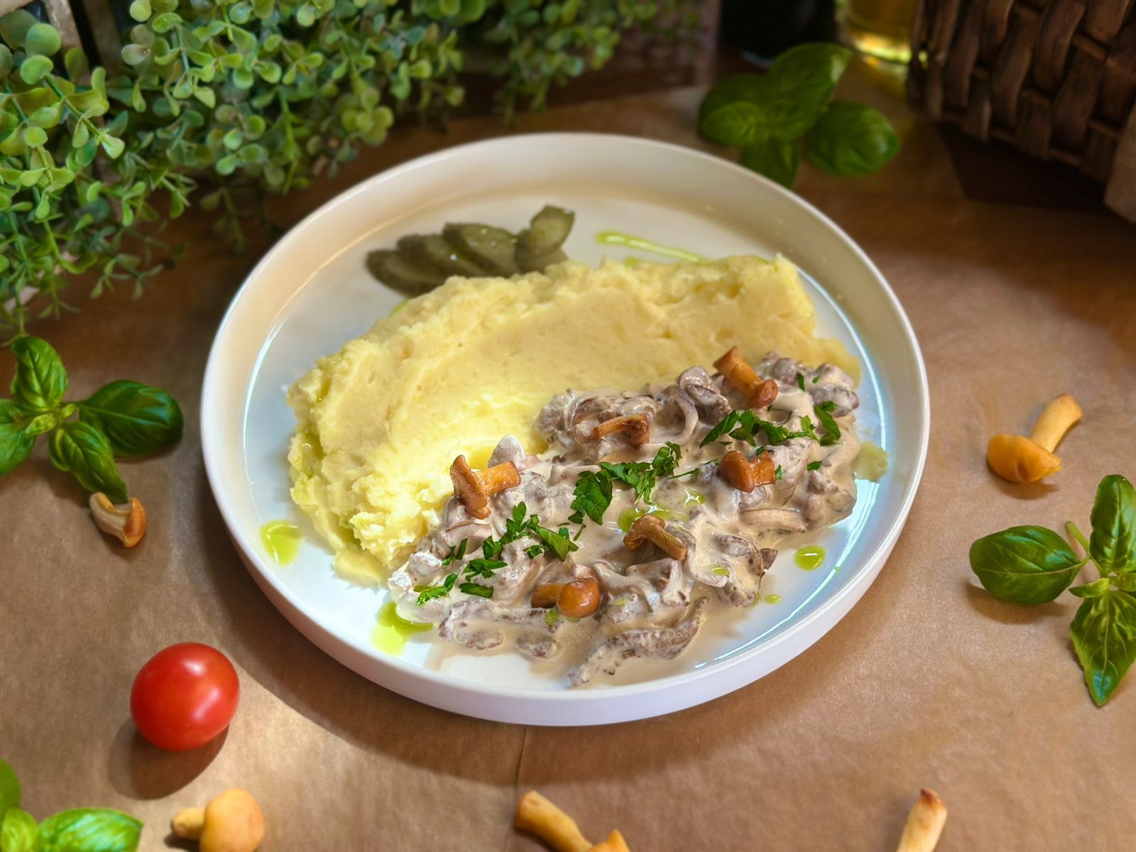 Бефстроганов с лисичками
