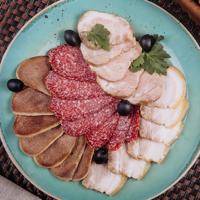 Мясная тарелка