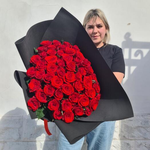51 роза 60 см в премиум упаковке 