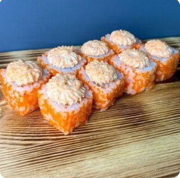 Ролл запеченный Калифорния с лососем
