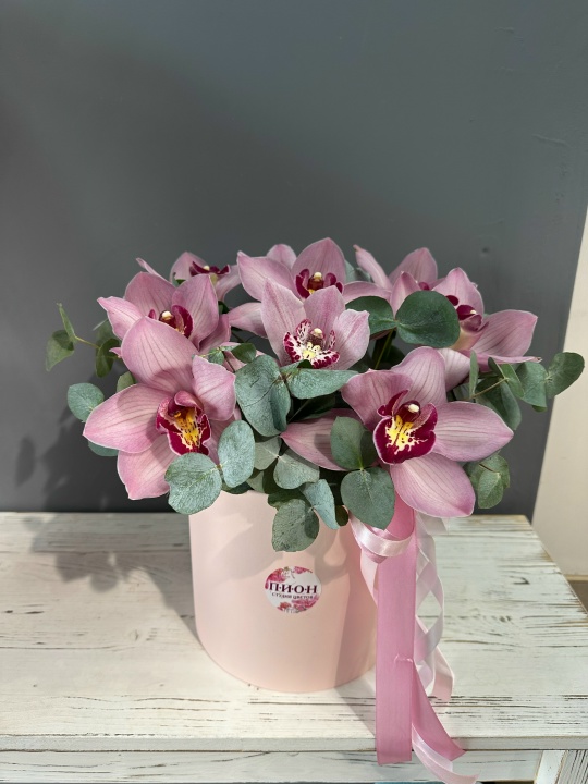 Нежная композиция с орхидеями