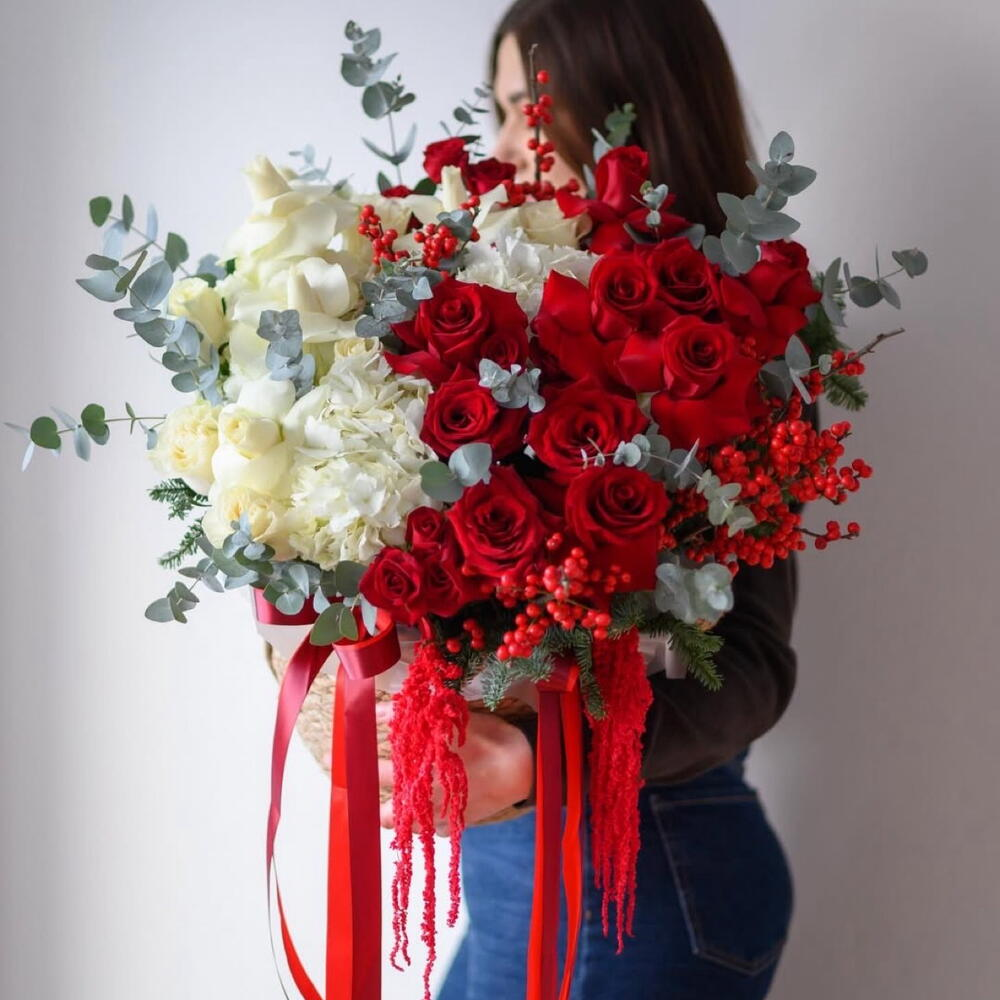 Розы гортензии эвкалипт стильное оформление