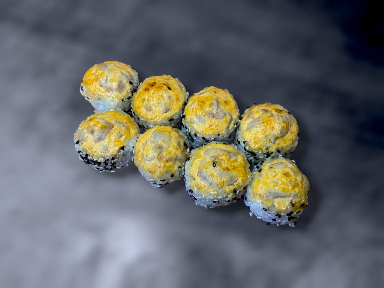 Запеченный ролл спайси тунец