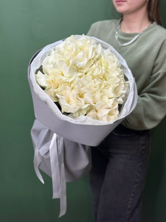 Монобукет из белых французских роз 9 штук