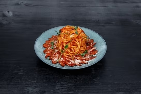Паста с копчёными колбасками